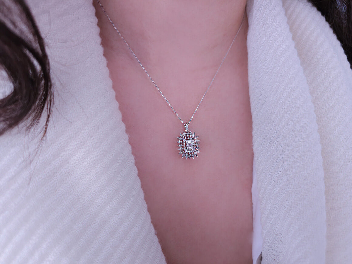 Elegante Diamant Halskette mit Baguette- und runden Diamanten im Pavé-Stil, 0.27 Karat, 14K Gold