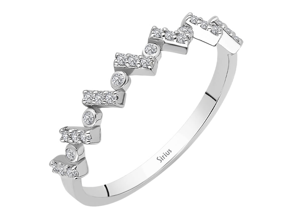 Birgie Halb-Eternity-Ring mit runden Diamanten