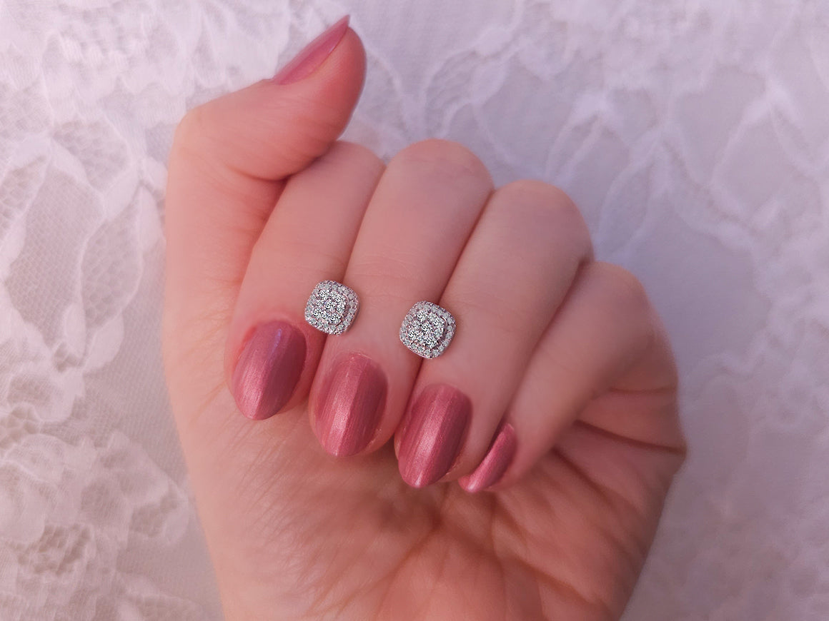Funkelnde Diamant Ohrringe im Pavé-Stil mit runden Diamanten, 0.34 Karat, 14K Gold