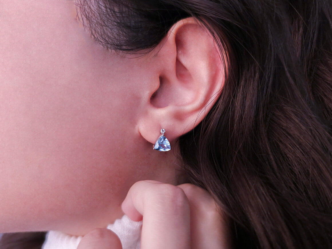Birgie Diamant & Sky Blue Topas Ohrringe 0,06 Karat Diamant 2,76 Karat Topas 8 Karat Gold