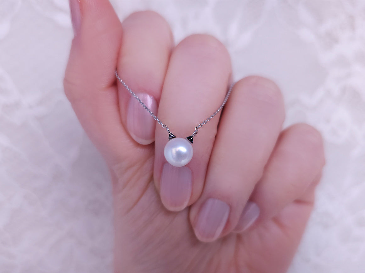 Birgie 8K Weißgold Halskette mit schwarzen Diamanten und Perle