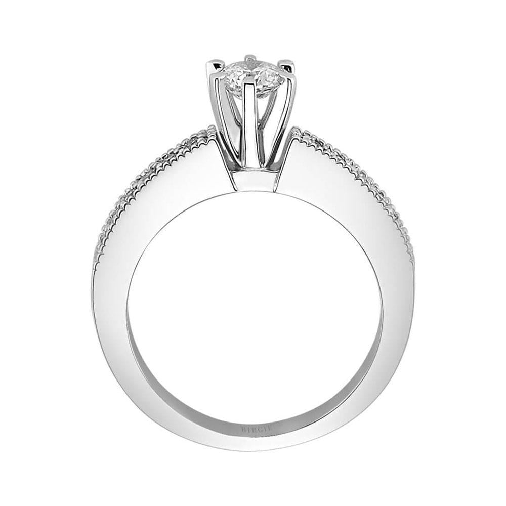 Bague de fiançailles halo de diamants de 0,47 carat