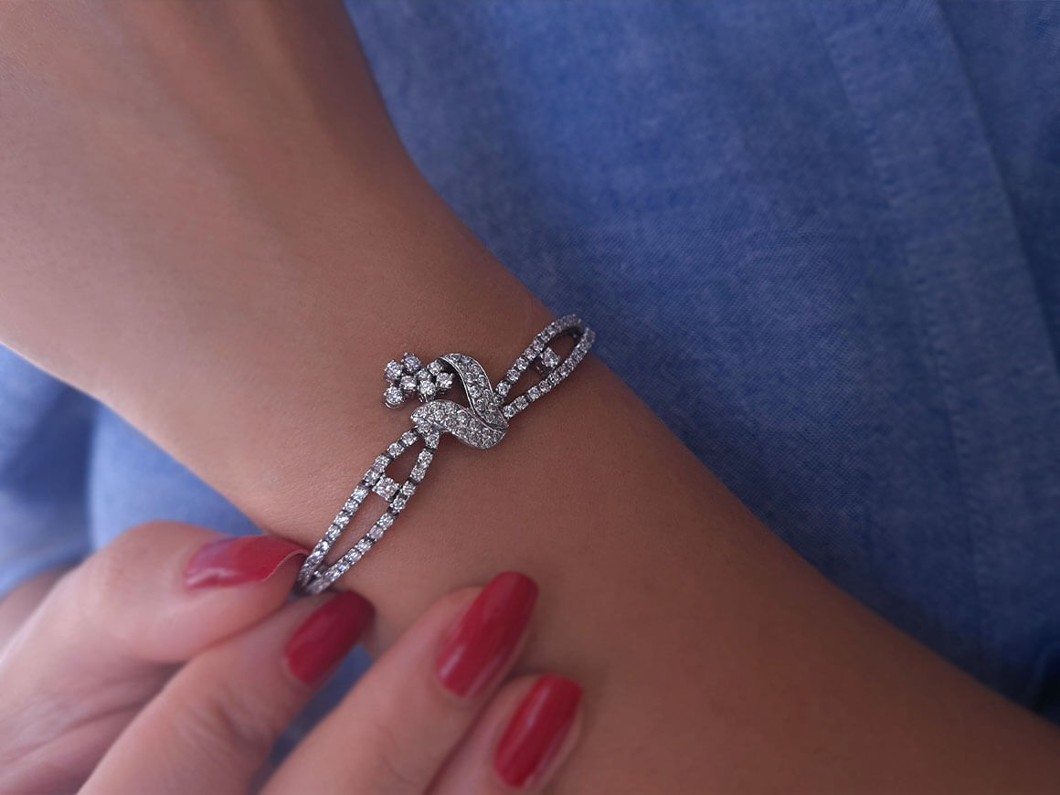 2.30 total carat diamond bracelet