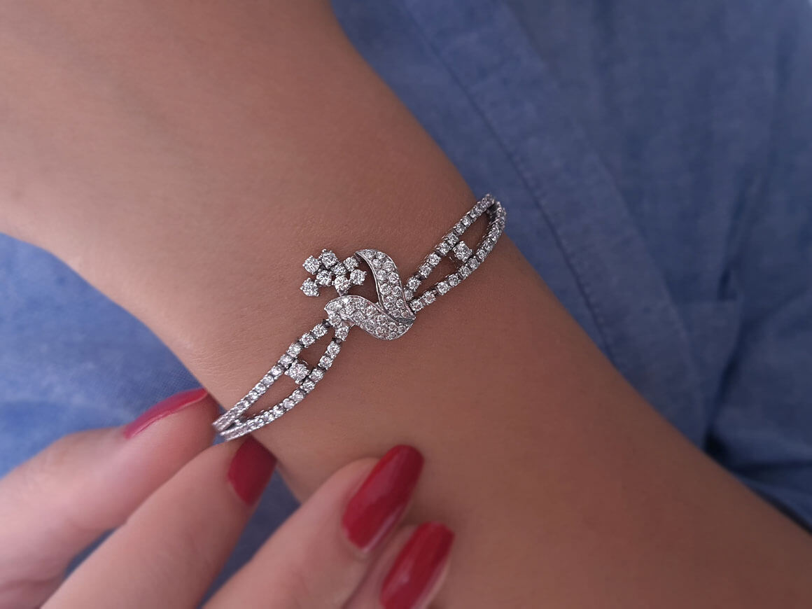 2.30 total carat diamond bracelet