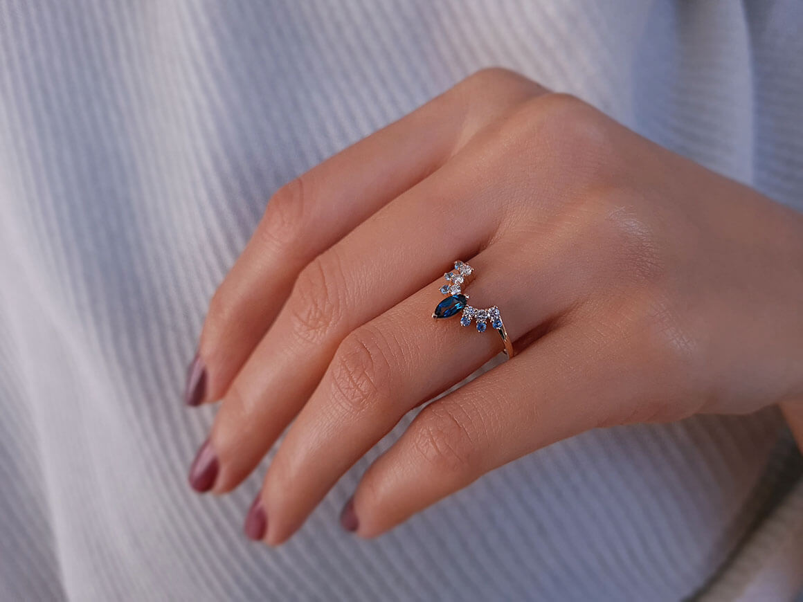 Diamond Blue Dream Crown Ring