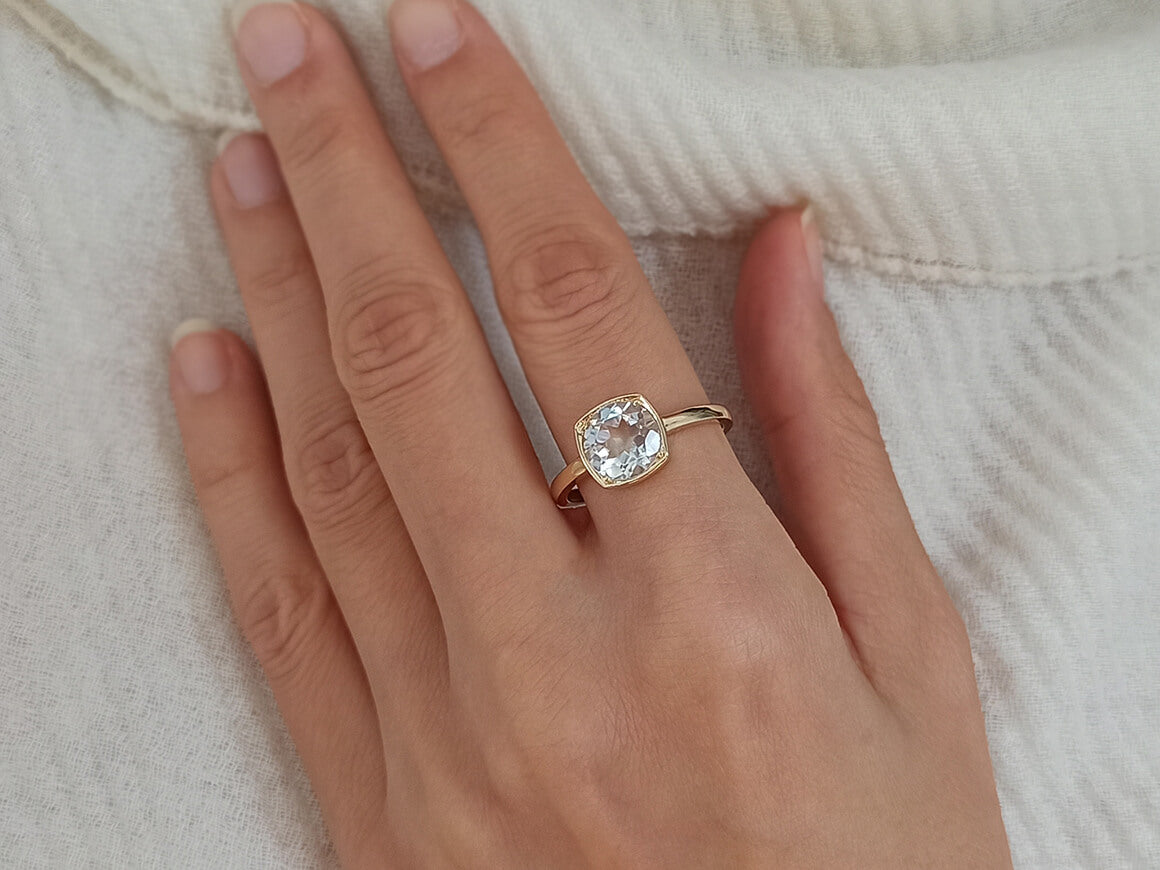 Bague Pingala avec topaze blanche