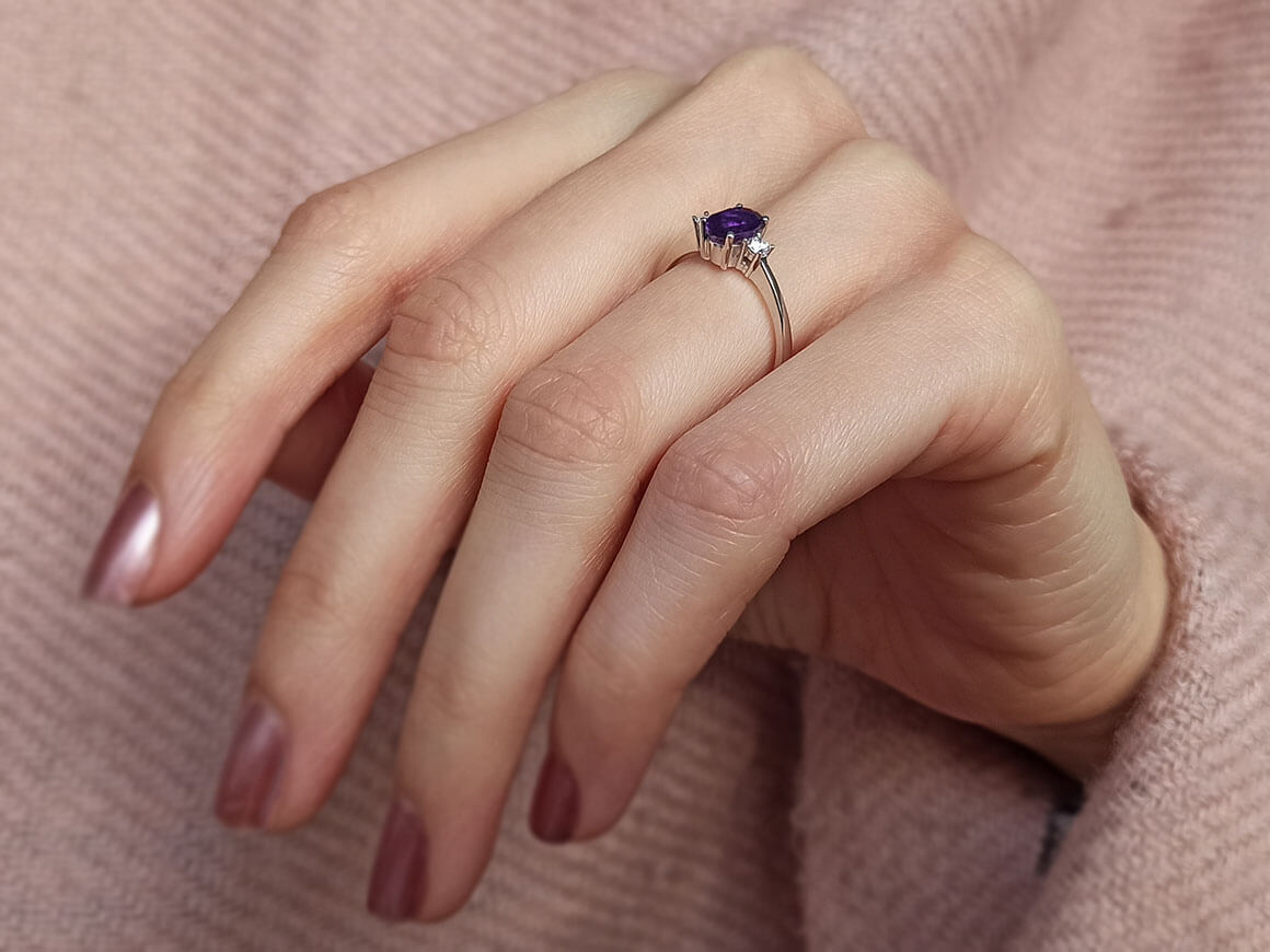 Diamond and Oval Amethyst Ring