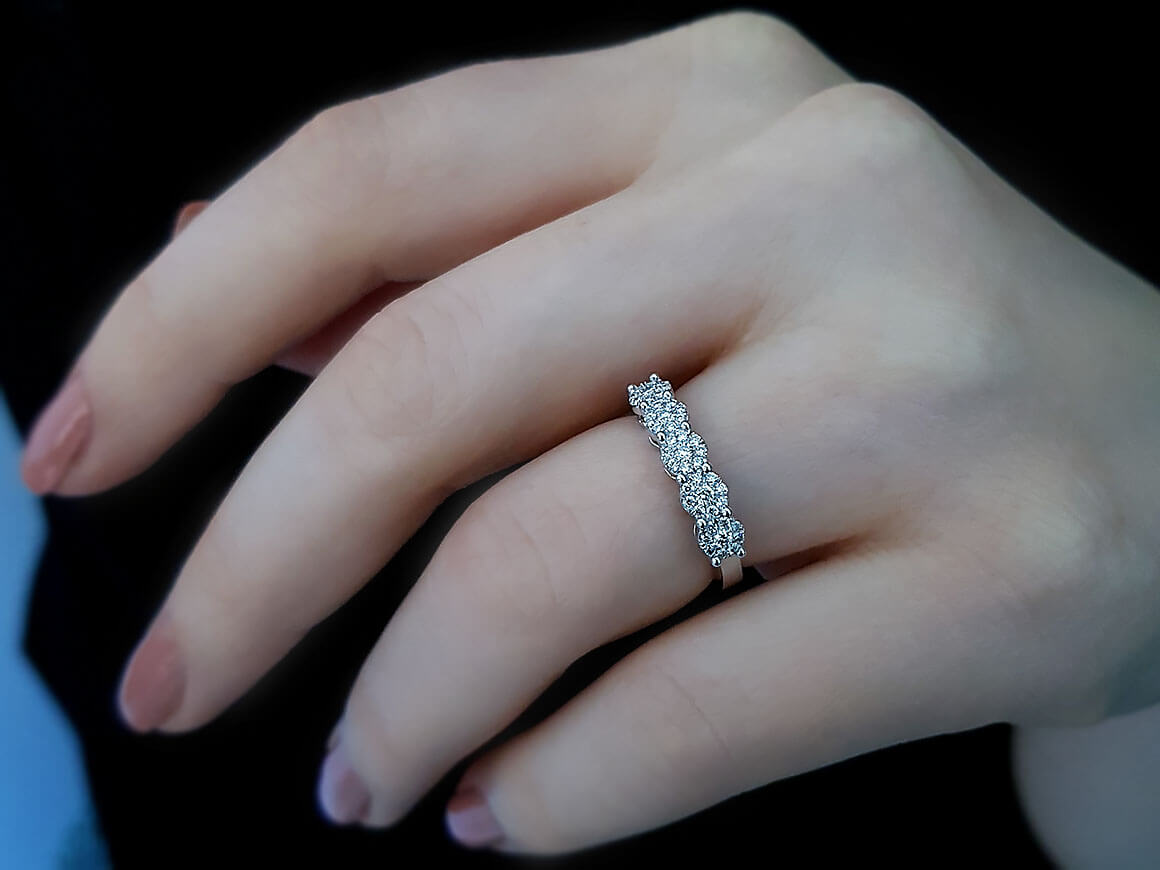 1.50 total carat effect diamond 5 stone alliance