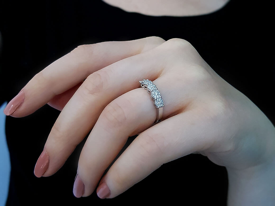 1.50 total carat effect diamond 5 stone alliance