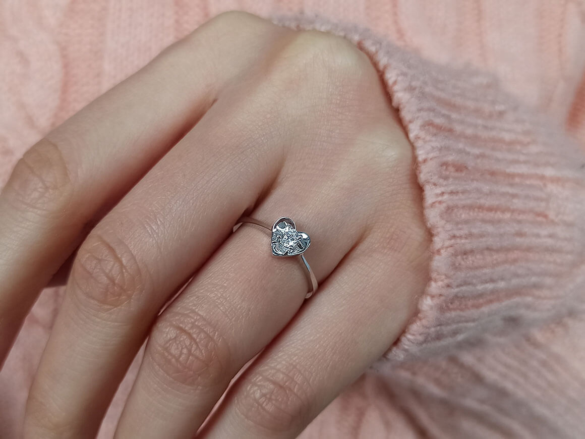 Bague coeur solitaire diamant 0,16 carat