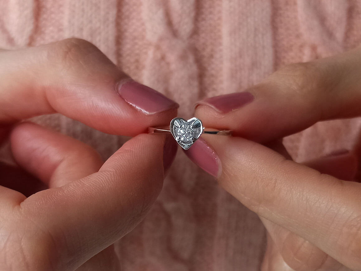 Bague coeur solitaire diamant 0,16 carat