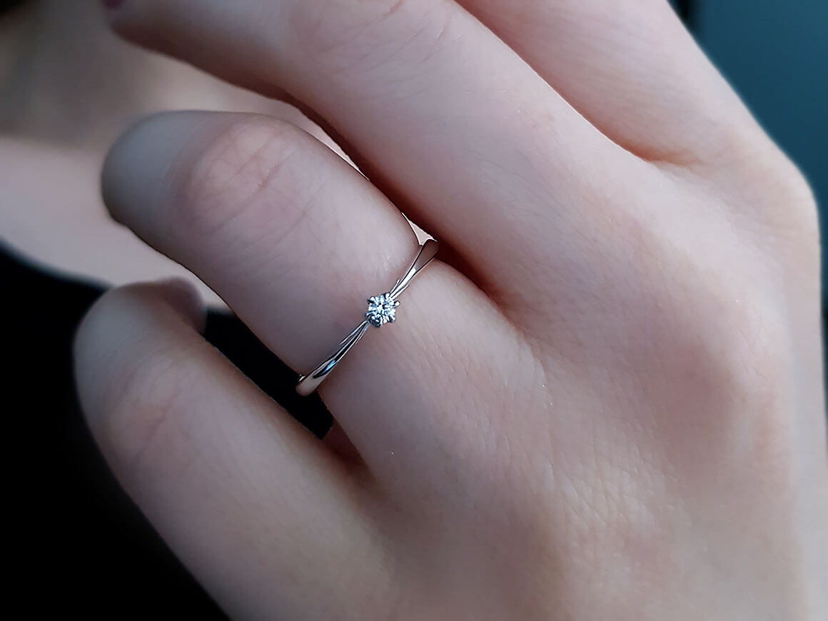 Bague solitaire diamant 0,05 carat