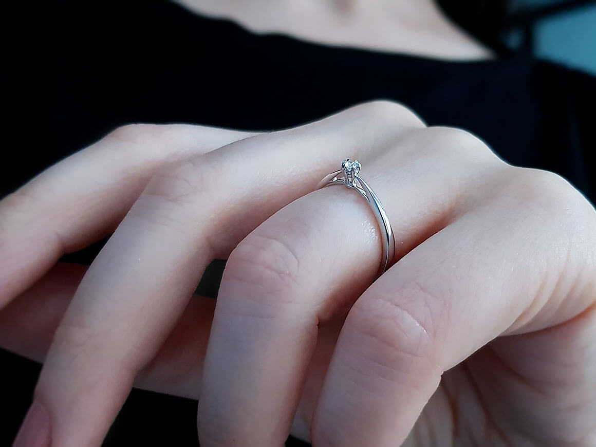 Bague solitaire diamant 0,05 carat