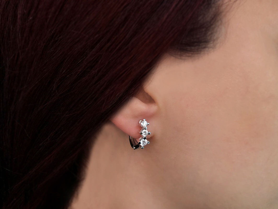 Boucles d'oreilles à tige en diamant Tria de 0,68 carat au total