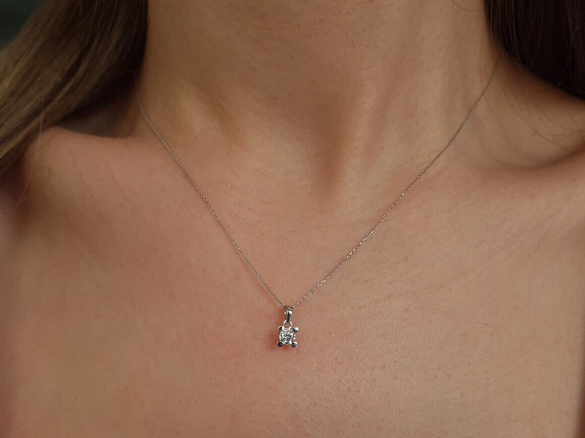Collier solitaire diamant 0,22 carat