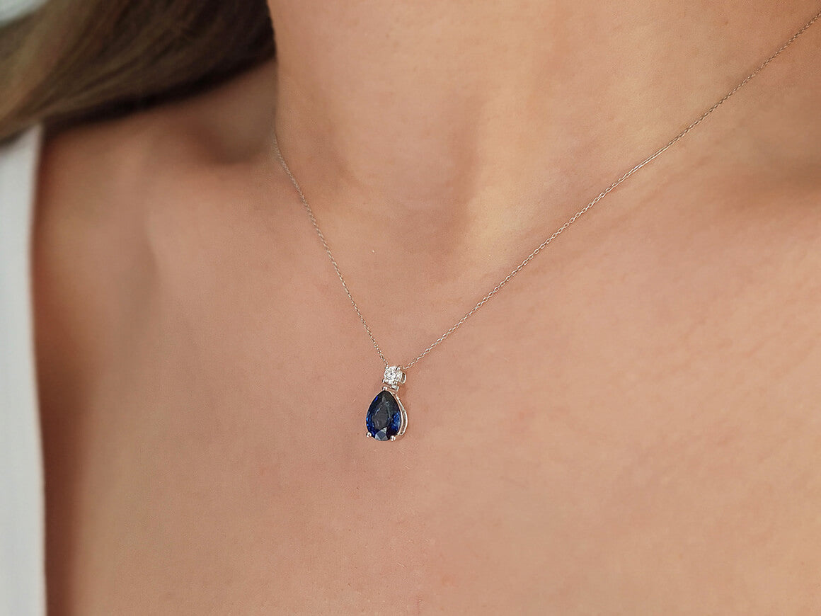Diamant und Tropfen Saphir Halskette