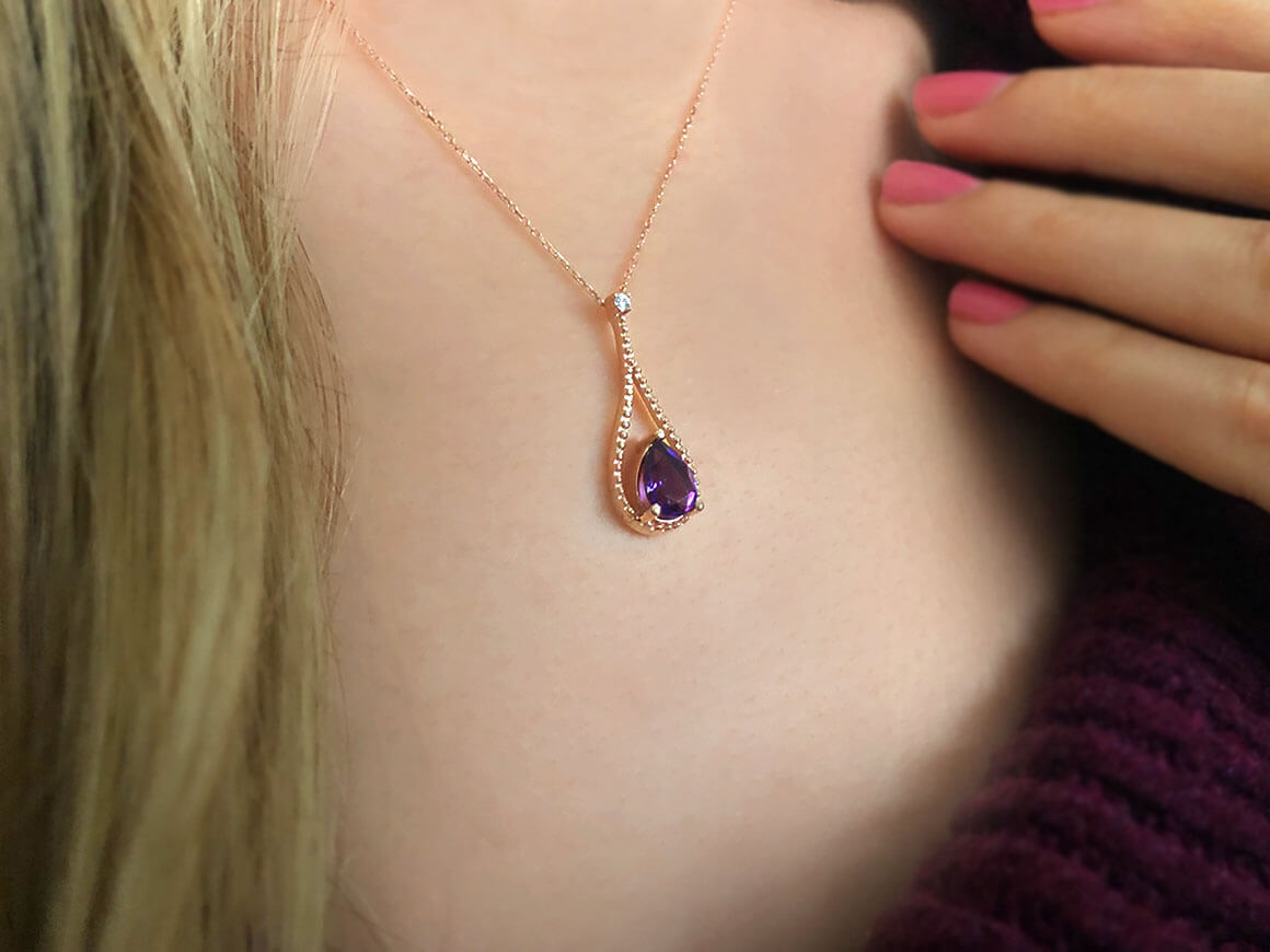 Collier diamant et améthyste larme