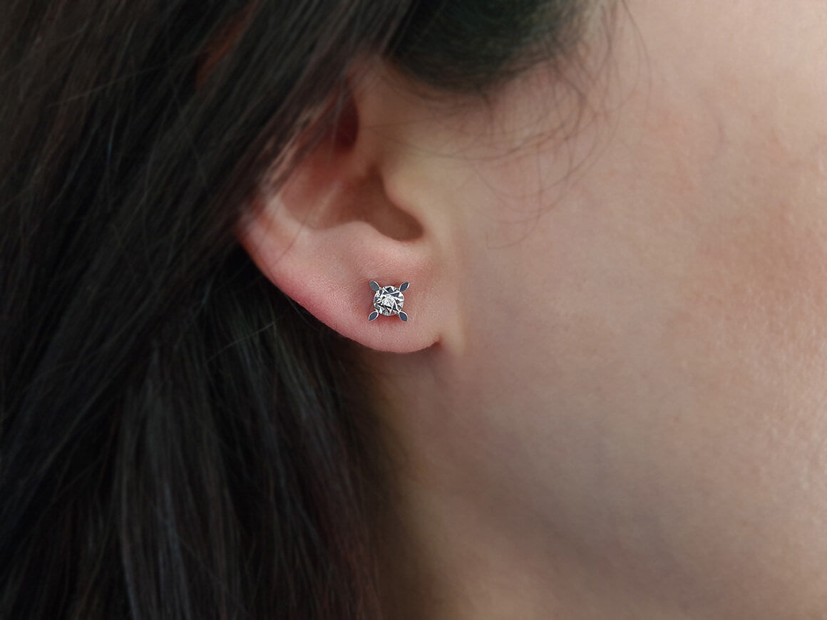 Zarte Diamant Ohrstecker mit Solitär-Diamanten, 0.03 Karat, 8K Gold