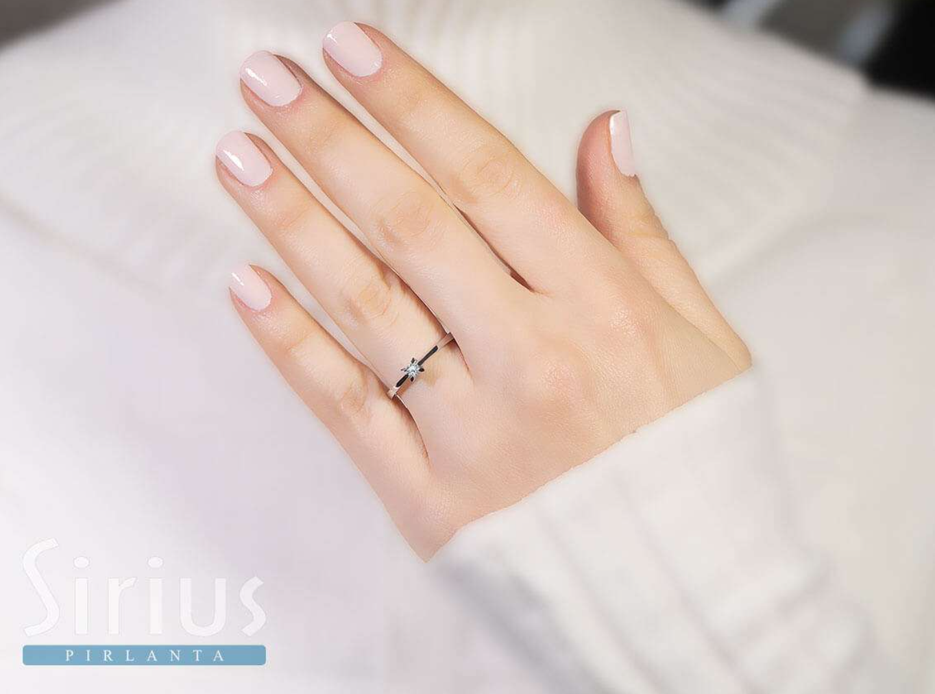 Bague diamant solitaire 0,10 carat
