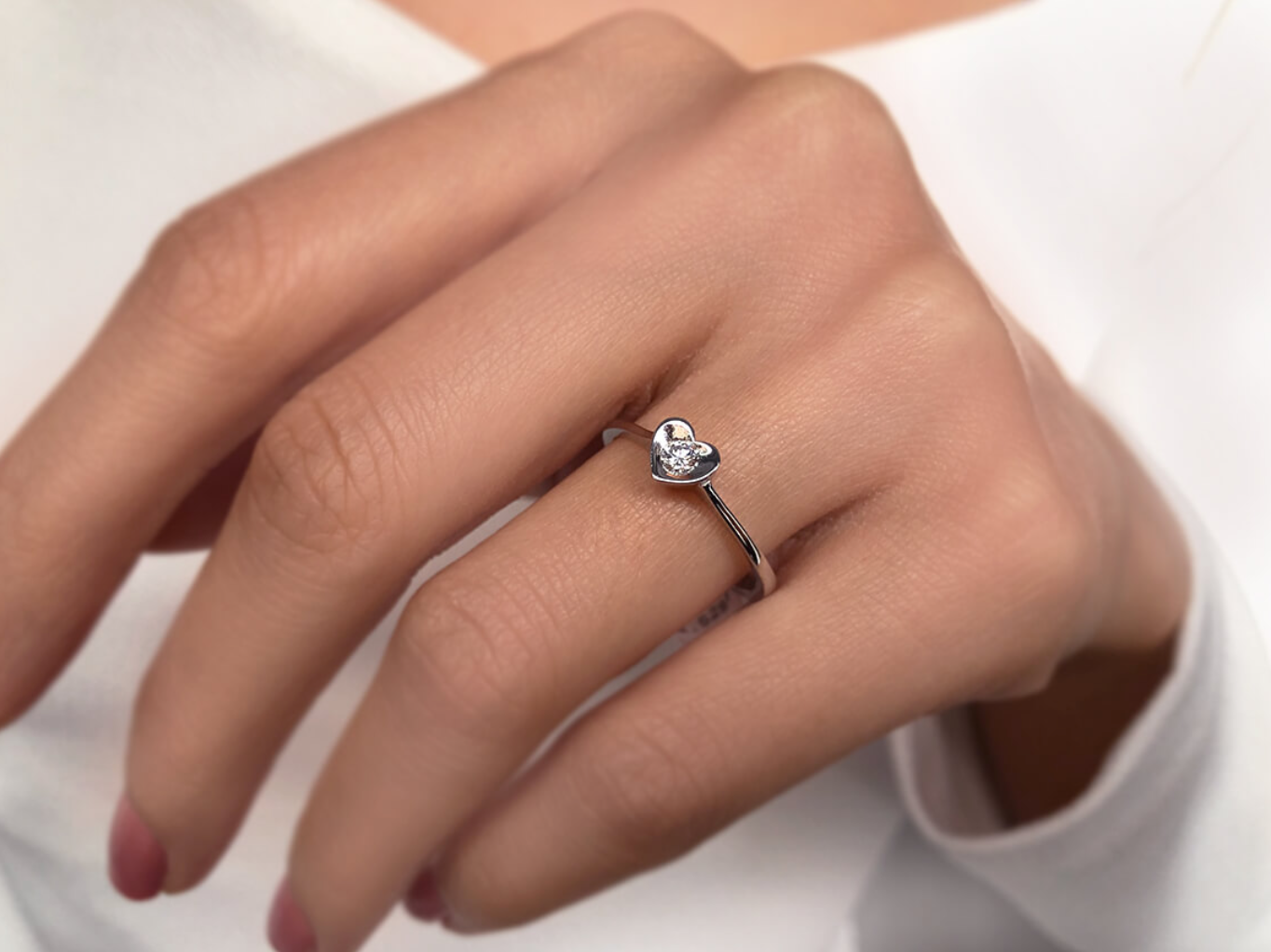 Bague diamant solitaire coeur 0,10 carat