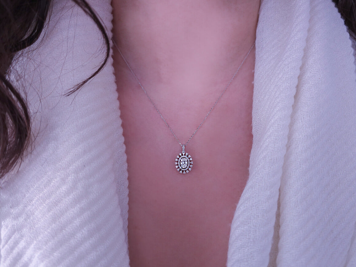 Elegante Diamant Halskette mit Baguette- und runden Diamanten im Pavé-Stil, 0.39 Karat, 14K Gold