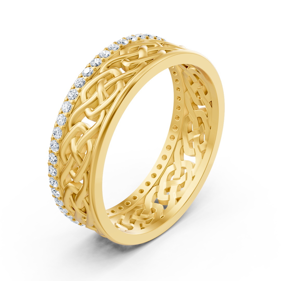 Modern yellow gold ring with round diamonds in prong design