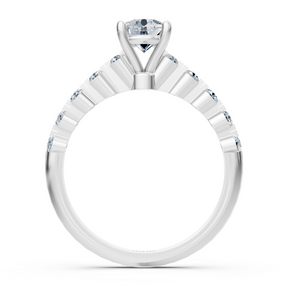 Bague solitaire classique en or blanc avec diamant