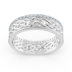 Modern white gold ring with round diamonds in prong design