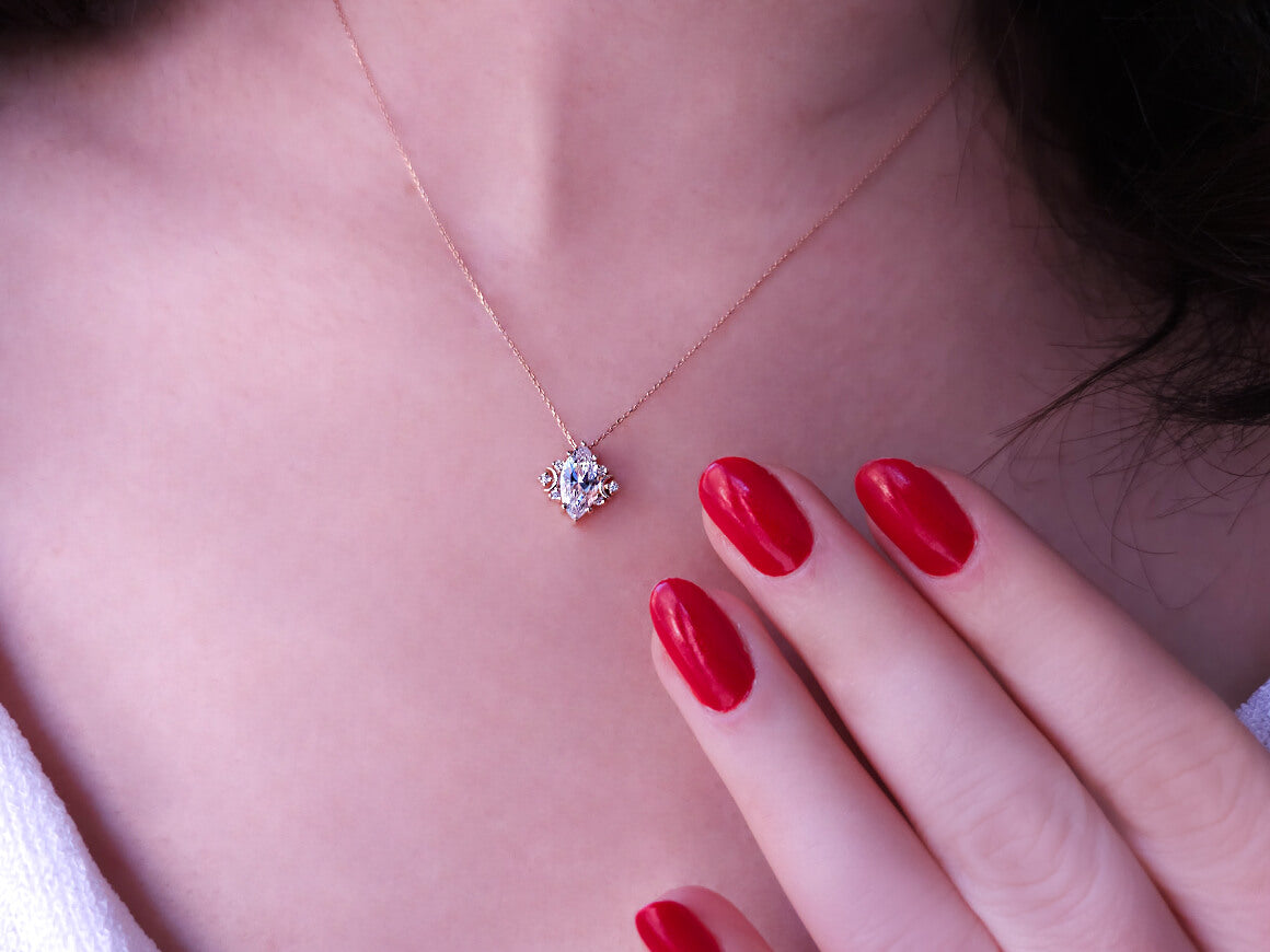 Birgie 0.06 Karat Diamant- und 1.50 Karat Weißer Topas Halskette