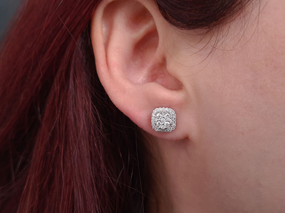 Funkelnde Diamant Ohrringe im Pavé-Stil mit runden Diamanten, 0.57 Karat, 14K Gold