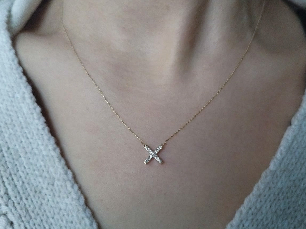Birgie 0.11 Karat Diamant "X" Anhänger Kette 14 Karat Gold