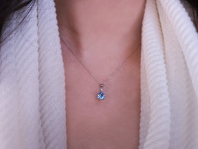 Birgie Diamant & Sky Blue Topas Halskette 8 Karat Gold