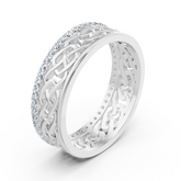 Modern white gold ring with round diamonds in prong design