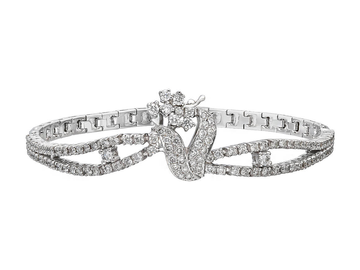 2.30 total carat diamond bracelet