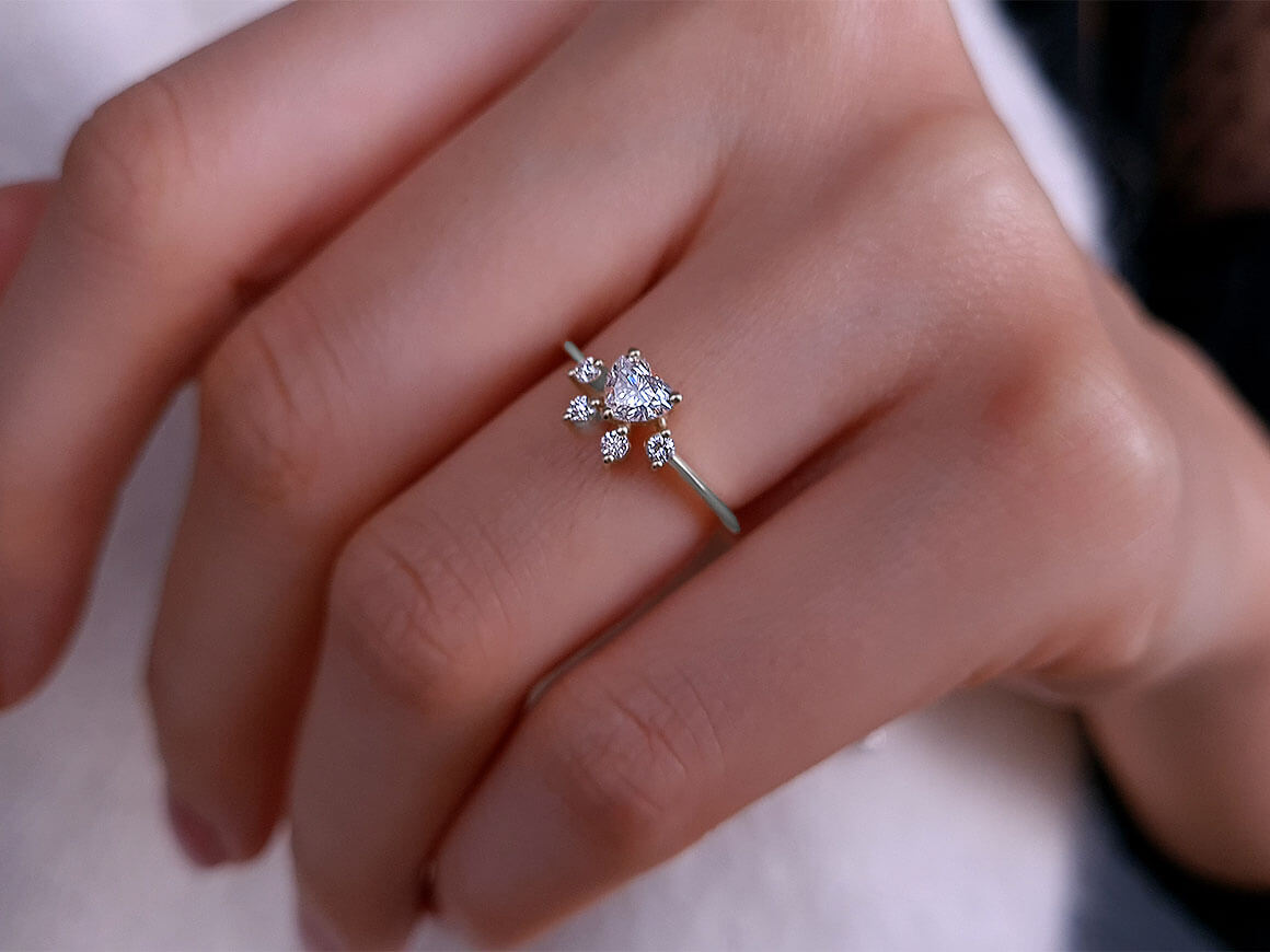 Bague Patte de Chat Diamant et Saphir Blanc