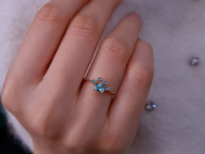 Bague patte de chat topaze bleue de Londres