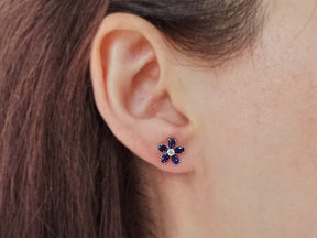 Boucles d'oreilles puces diamant et saphir ovale violet