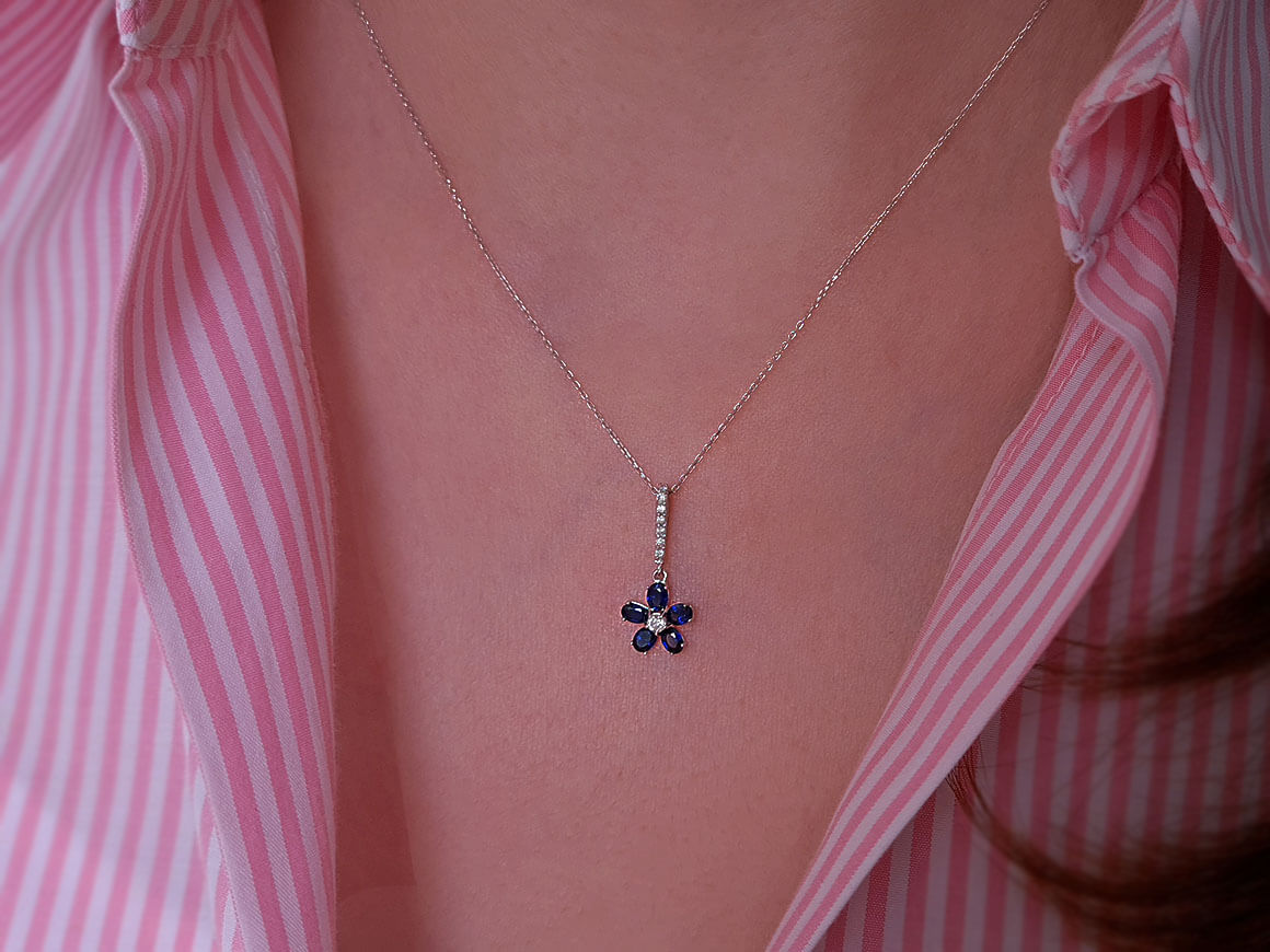 Diamant und Oval Saphir Violett Collier