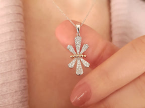 Collier noeud diamant