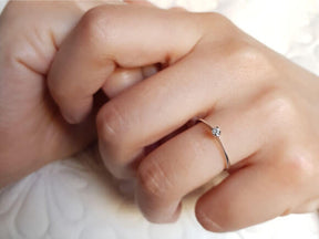 Bague solitaire diamant 0,05 carat