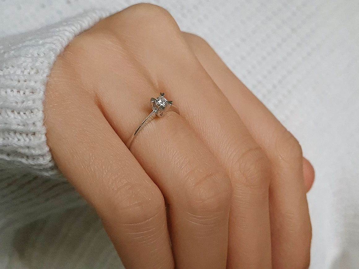 Bague solitaire diamant 0,11 carat