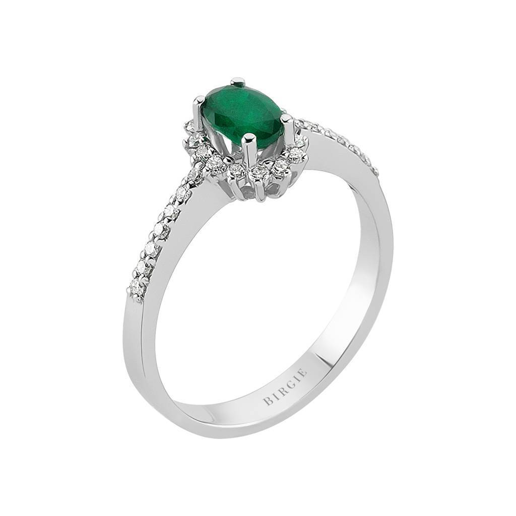 Bague entourage diamant et émeraude taille ovale