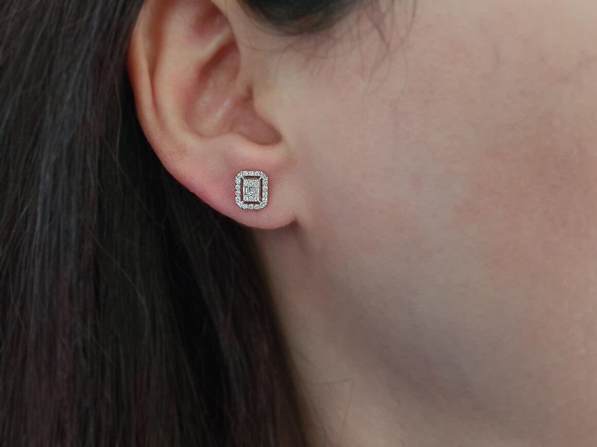 Boucles d'oreilles à tige en diamant baguette de 0,27 carat au total