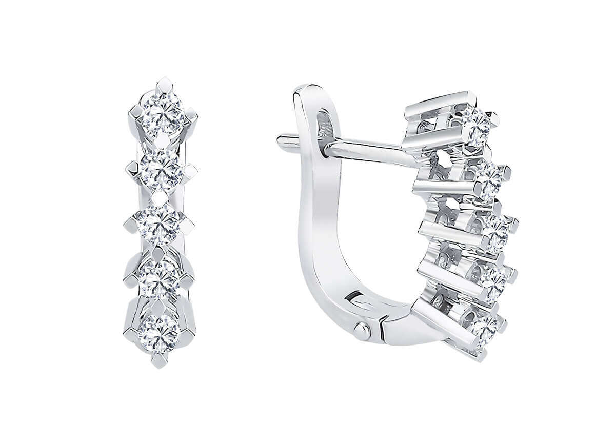 Boucles d'oreilles à cinq diamants de 0,45 carat au total