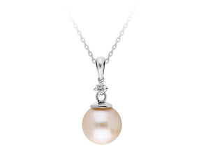 Collier de perles en diamant et en forme de larme