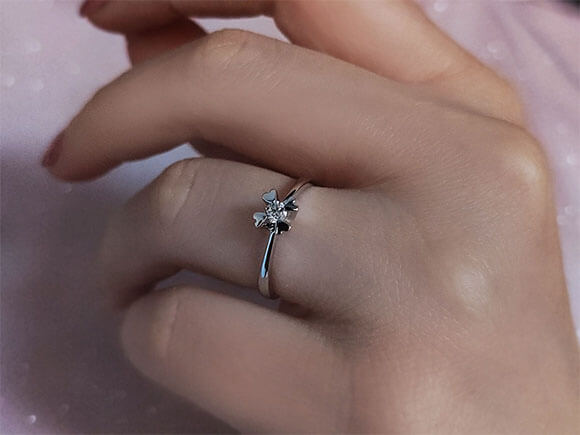 Bague solitaire diamant 0,12 carat