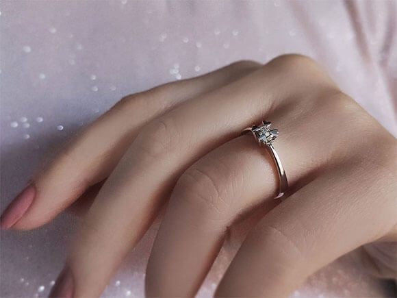 Bague solitaire diamant 0,12 carat