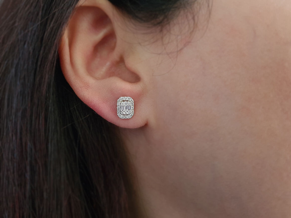 Boucles d'oreilles à tige en diamant baguette de 0,40 carat au total