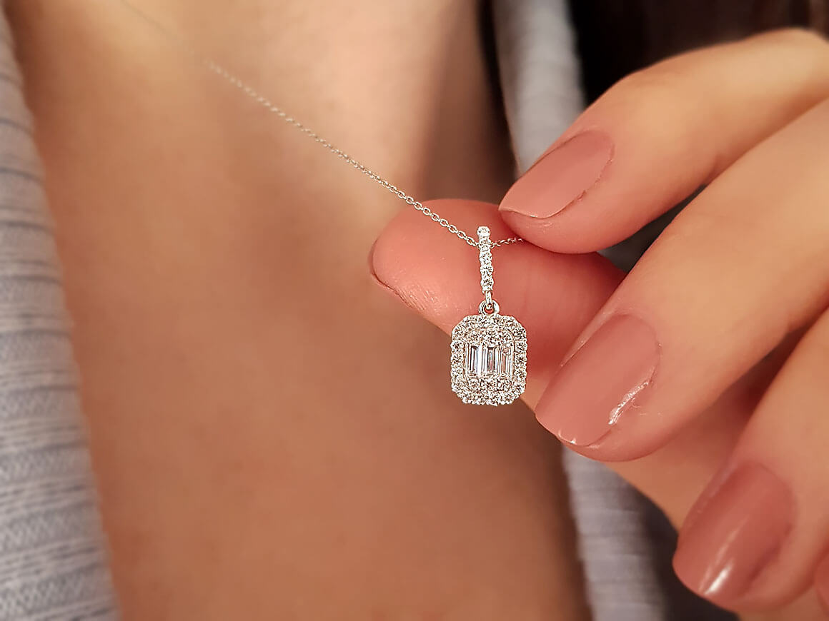 Collier baguette diamant 0,30 carat