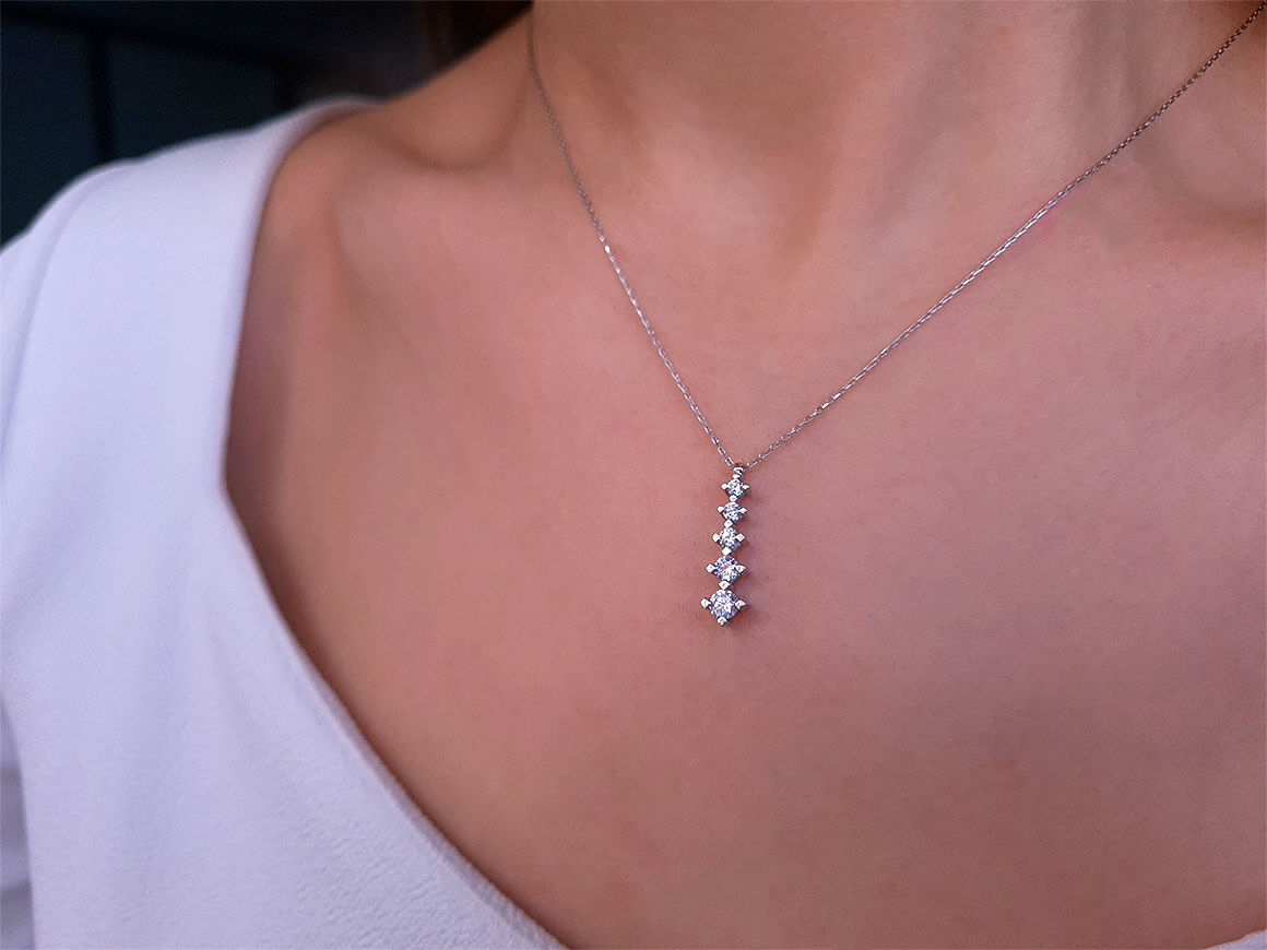 Collier cinquième diamant